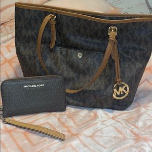 ❌SOLD❌ Michael Kors Handbag & Wallet